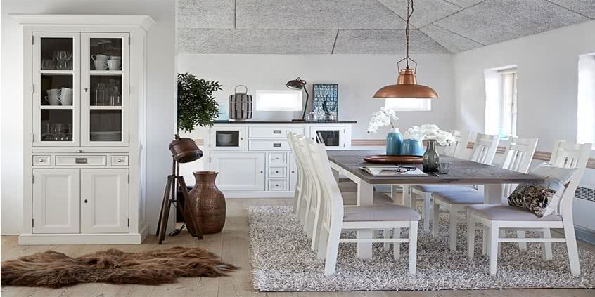 Spełnij marzenie o wnętrzu jak z letniego snu. Kup urocze meble bielone.