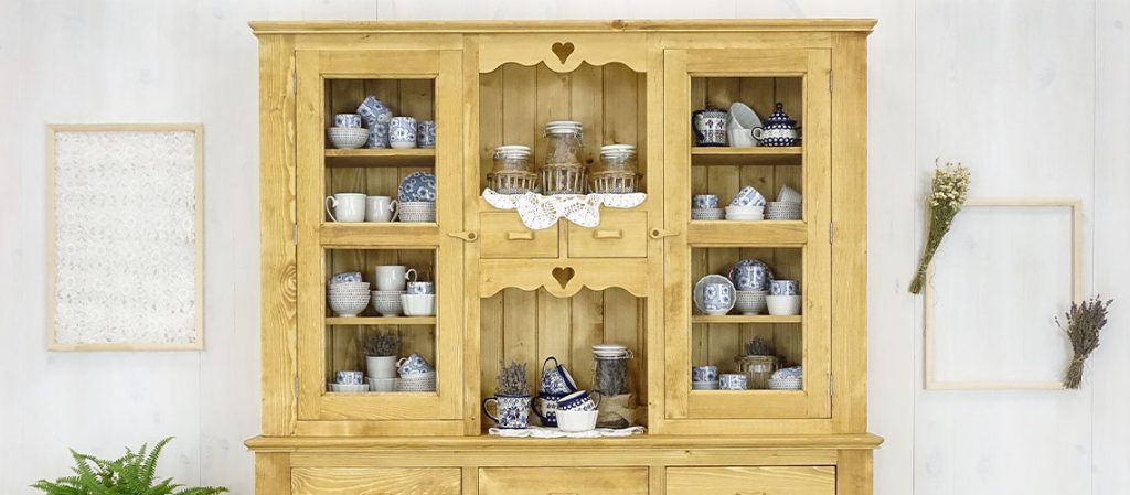 Białe meble prowansalskie: z czym to połączyć?