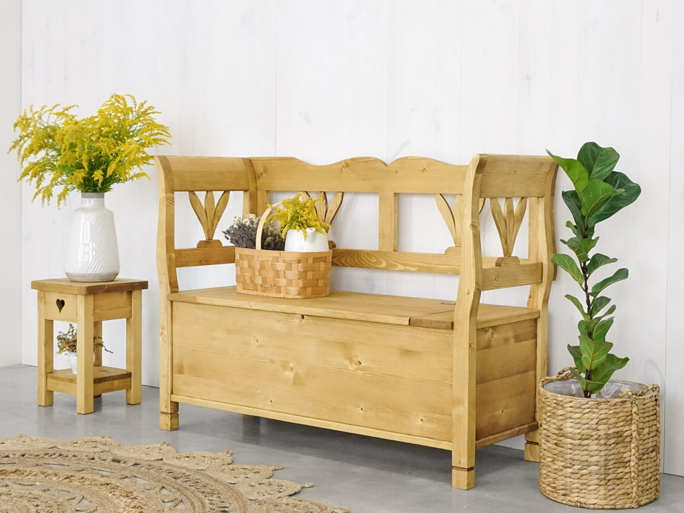 ławka z drewna rustykalna
