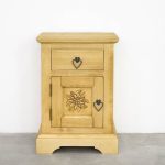 stolik nocny drewniany z szufladą