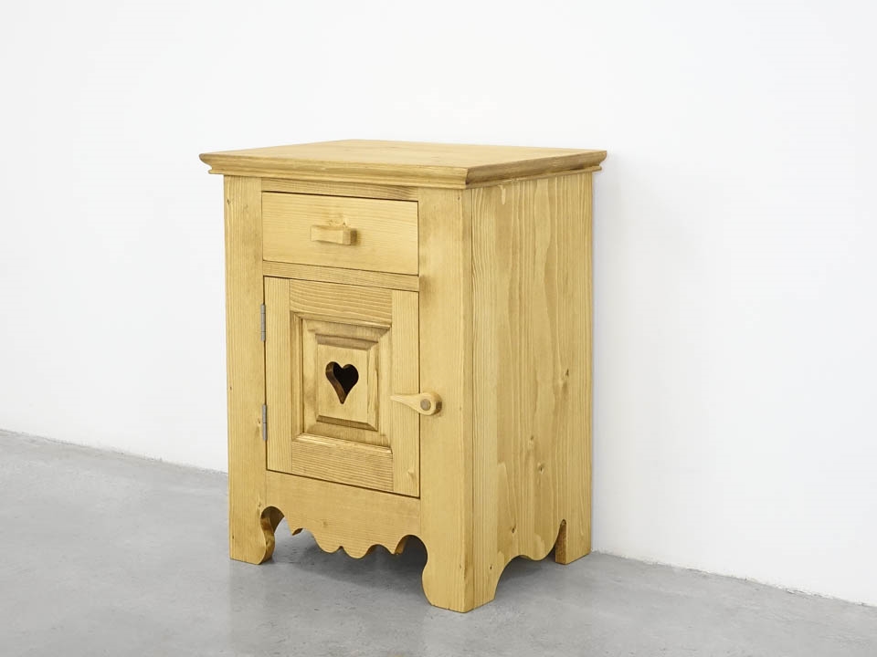 rustykalne ozdobne szafki nocne