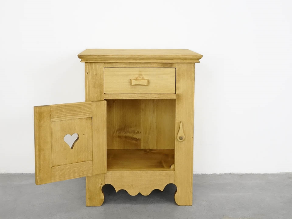 rustykalne szafki nocne z drewna