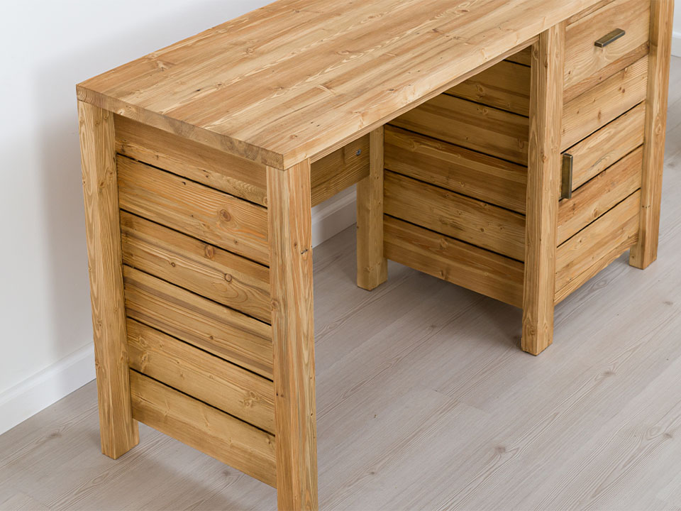 biurko z drewna do gabinetu