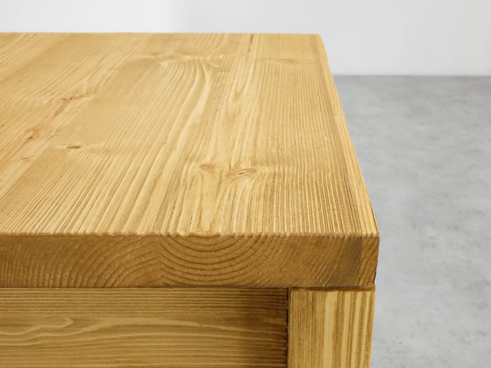 biurko z litego drewna