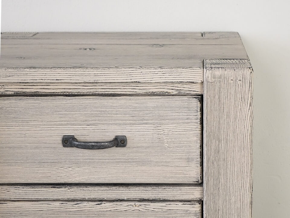 biurko z litego drewna front