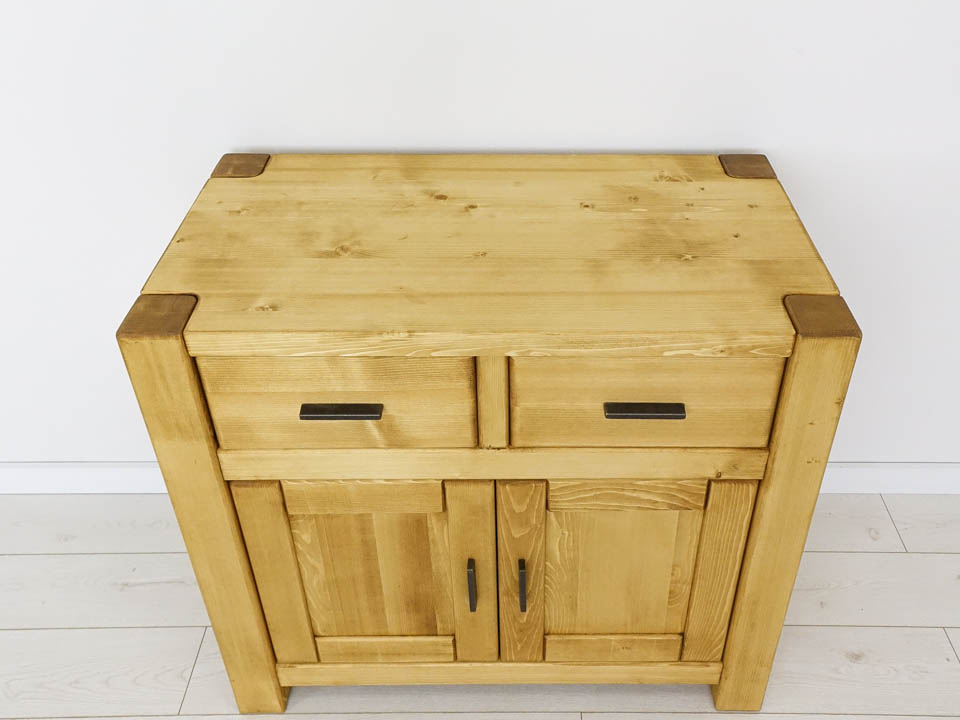 drewniana komoda do salonu