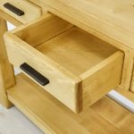 drewniana konsola do sypialni