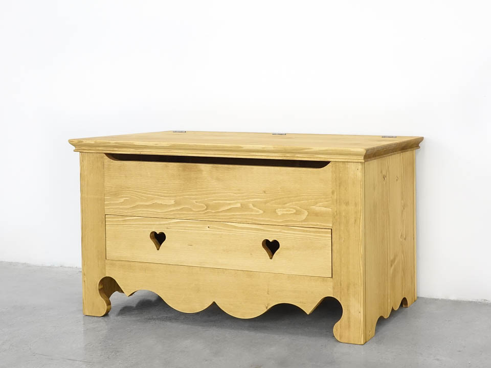 drewniana skrzynia stolik do salonu