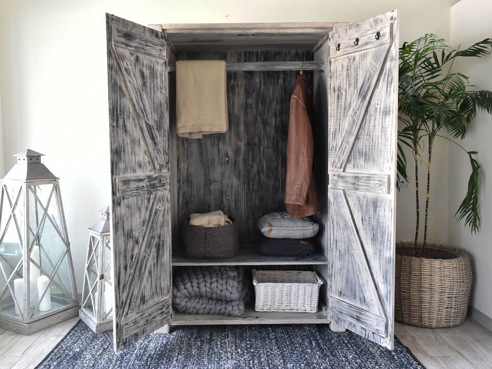 drewniana szafa do sypialni