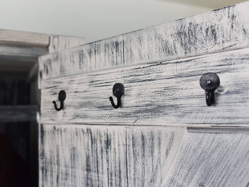 szafa z litego drewna