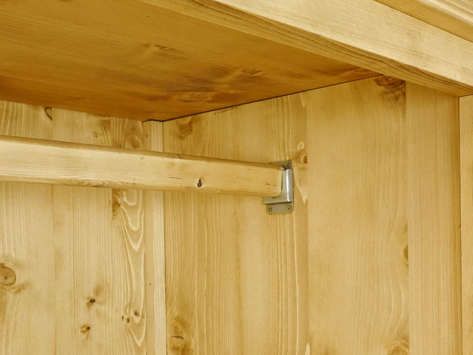 drewniana szafa do sypialni