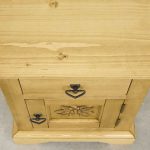 drewniana szafka nocna
