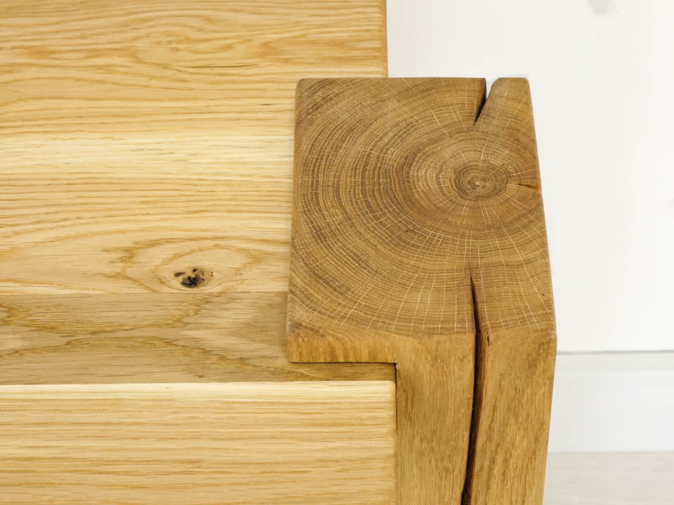 drewniana szafka nocna