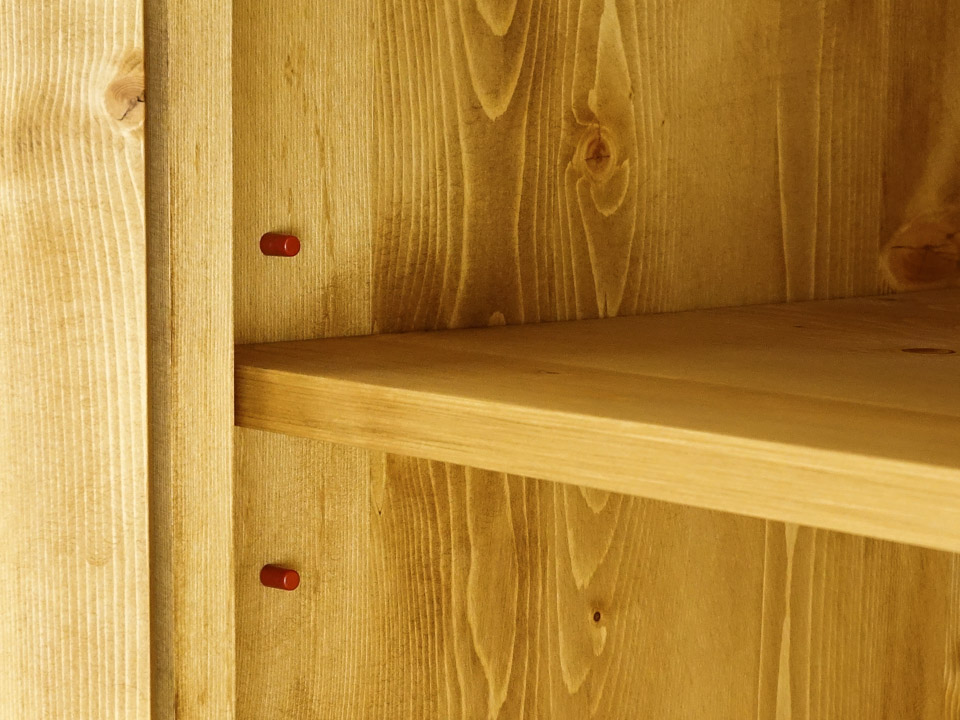 drewniana witryna industrialna