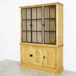 drewniana witryna industrialna