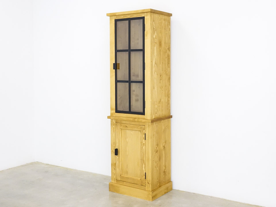 drewniana witryna industrialna