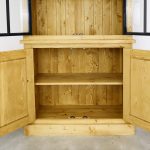 drewniana witryna industrialna