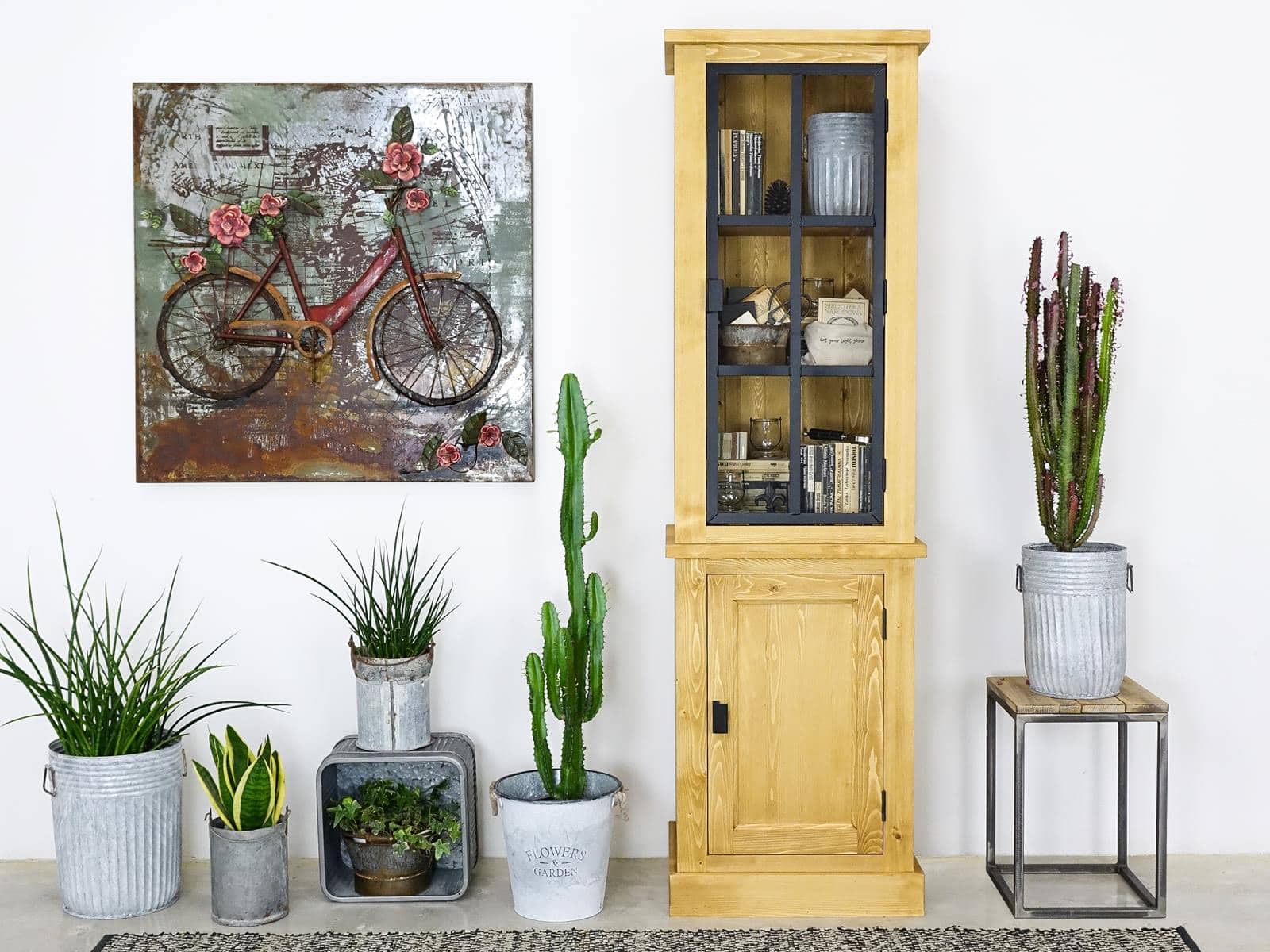 drewniana witryna loftowa do salonu wąska