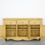 drewniane komody z szufladami