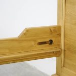 drewniane łóżka do sypialni