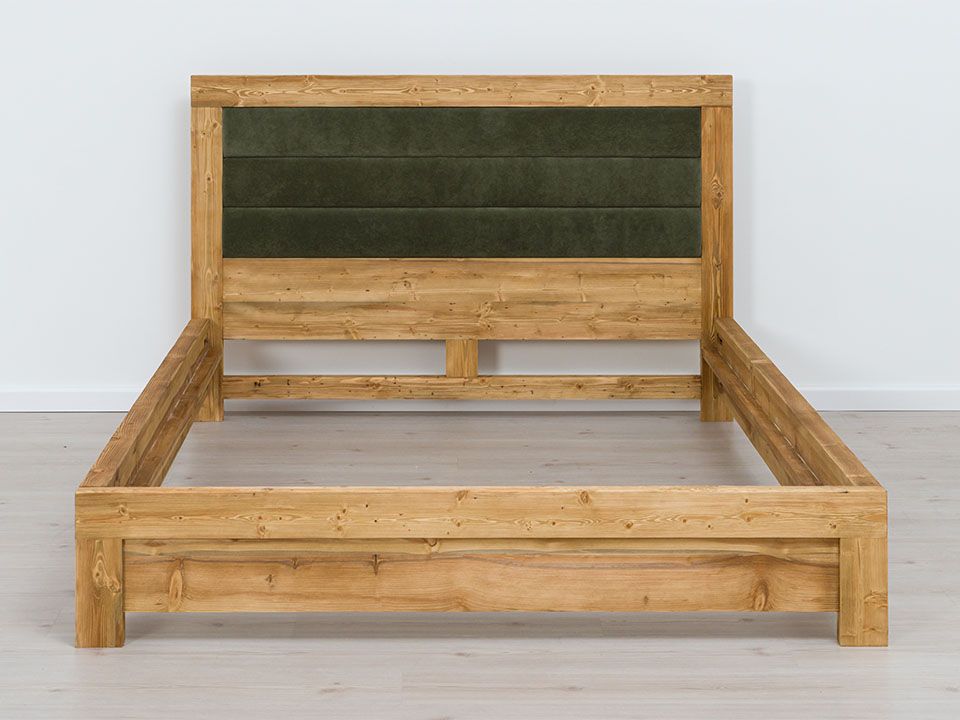 drewniane łóżka do sypialni