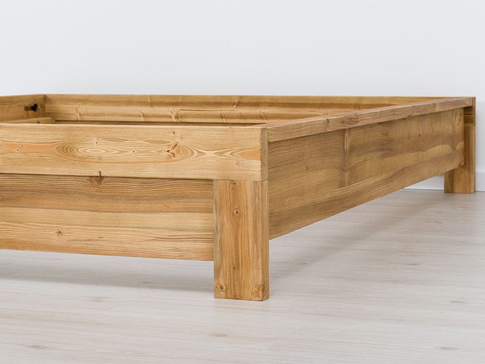 drewniane łóżka do sypialni