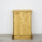 drewniane szafki nocne