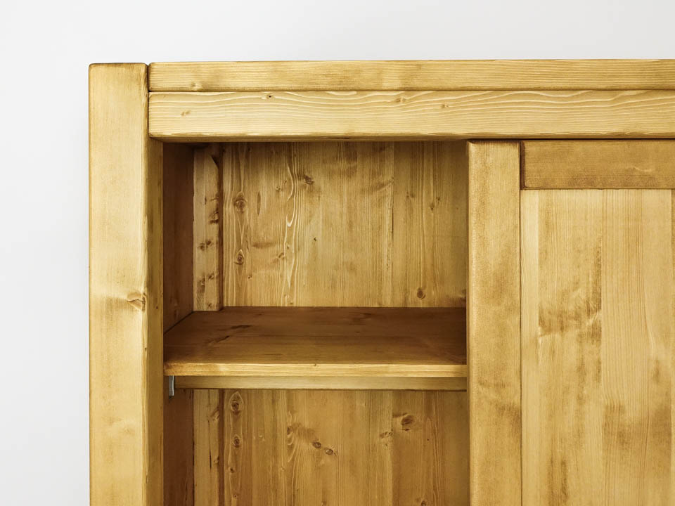 drewniane szafy świerkowe