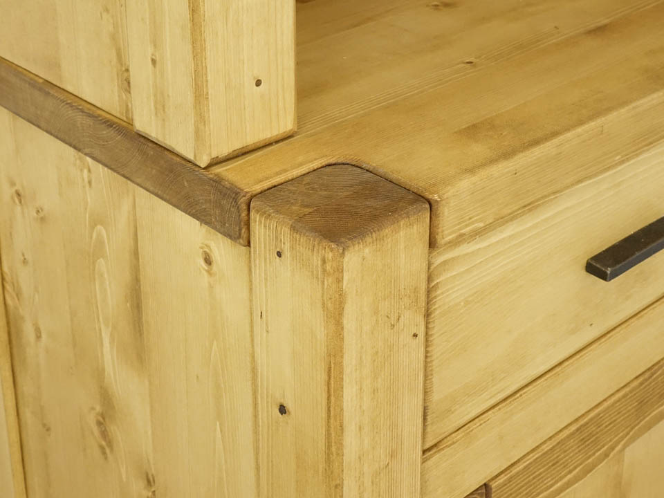 drewniany kredens do jadalni