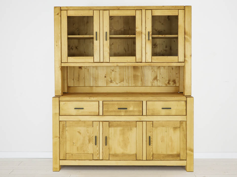 drewniany kredens do jadalni