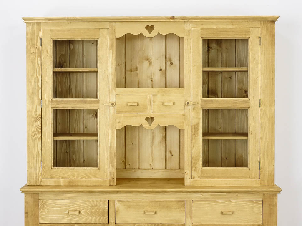 drewniany kredens do salonu