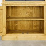 industrialna witryna drewniana do salonu