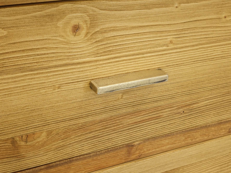 klasyczna komoda drewniana do sypialni