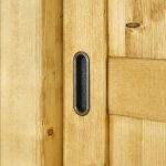 klasyczna szafa drewniana do sypialni