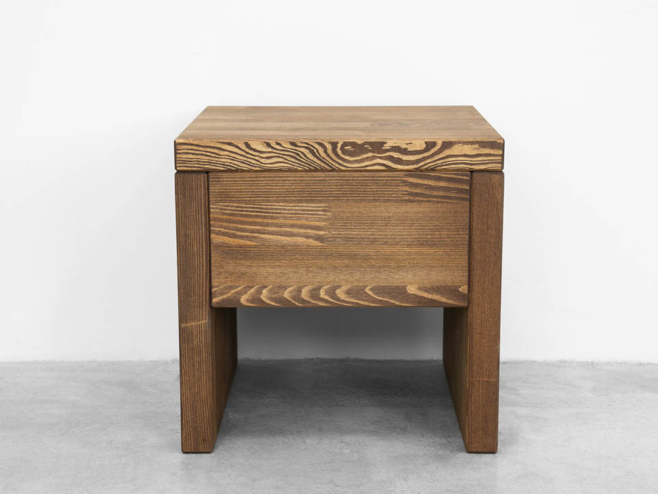 klasyczna szafka nocna