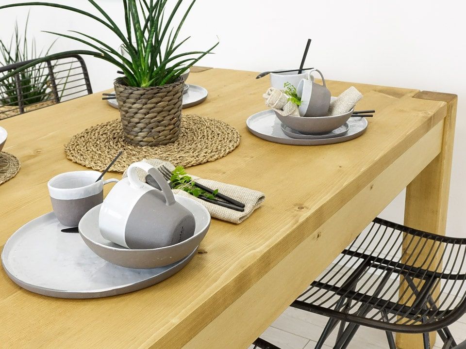 klasyczny stół do jadalni