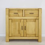 komoda drewniana do sypialni