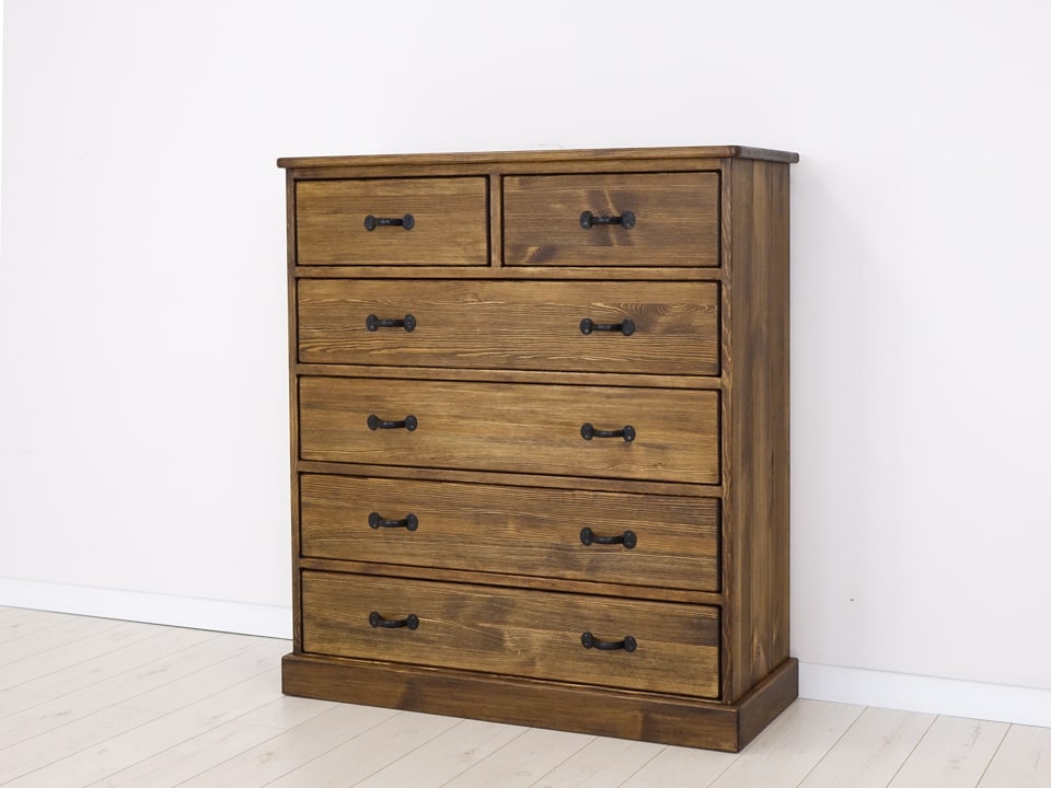 komoda drewniana do sypialni