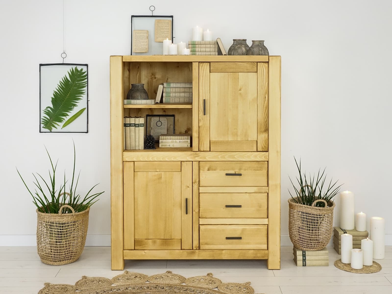 komoda drewniana nowoczesna do salonu wysoka