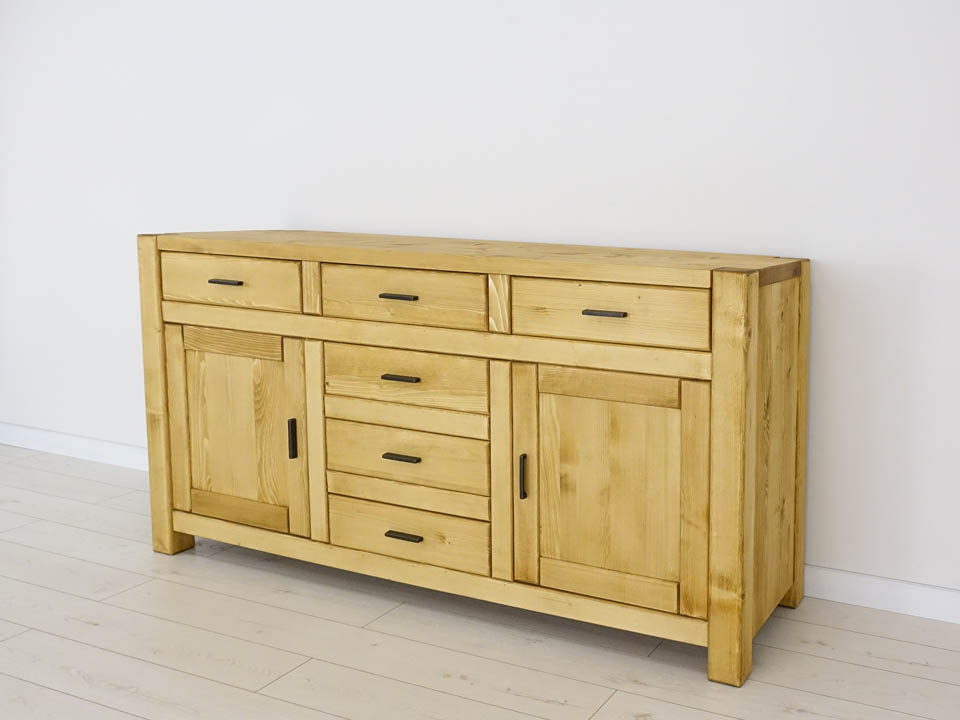 komoda drewniana świerkowa do salonu