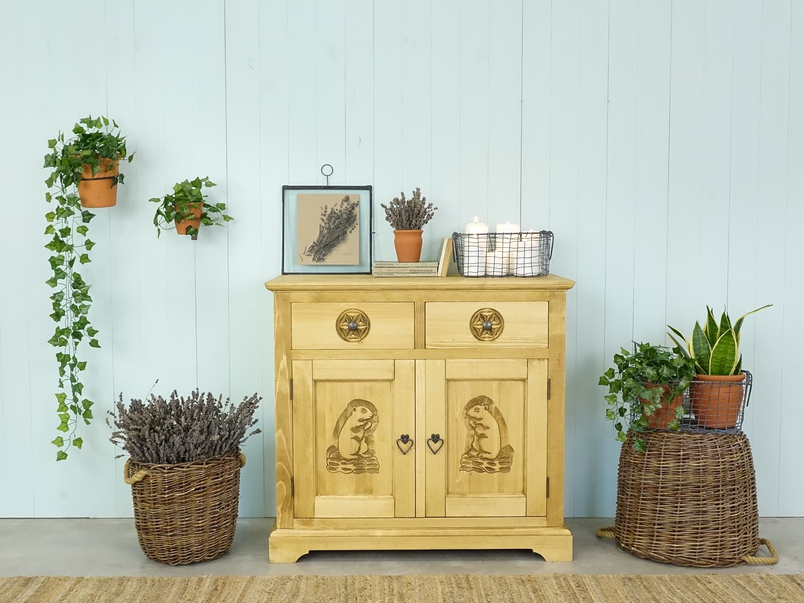 komoda drewniana świerkowa do sypialni góralska ozdobna