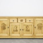 komoda drewniana świerkowa ozdoba do sypialni