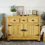 komoda drewniana świerkowa vintage do sypialni