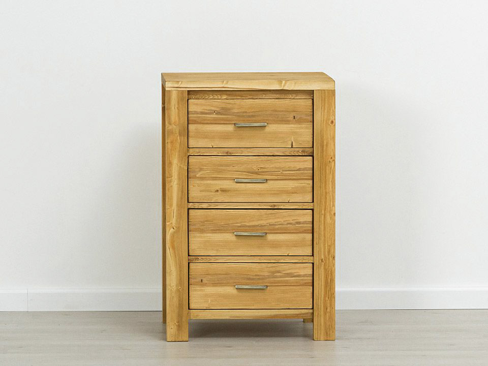 komoda drewniana świerkowa z szufladami w stylu rustykalnym do salonu