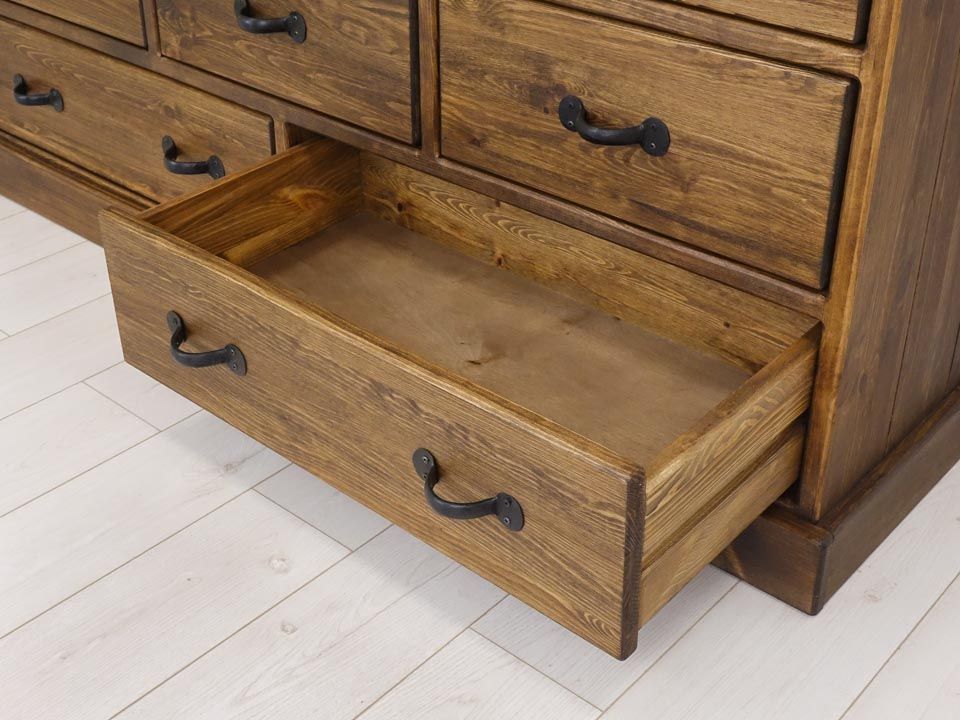 komoda z drewna