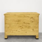 komoda z drewna