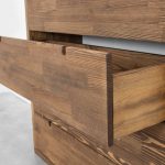komoda z drewna sosnowego
