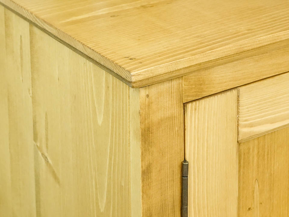 komoda z drewna świerkowego