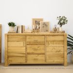 komoda z drewna świerkowego do sypialni z szufladami