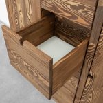 komoda z litego drewna sosnowego